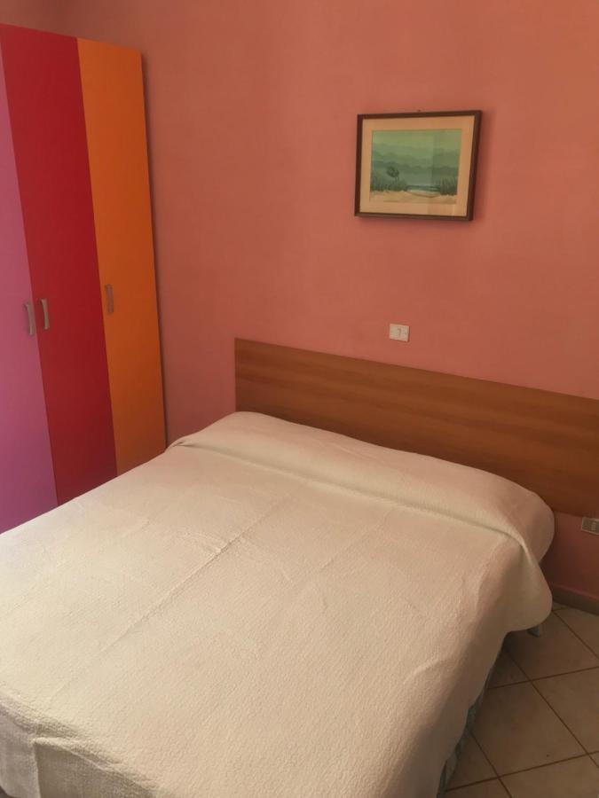 Hotel Villa Lorena Rimini Exterior foto