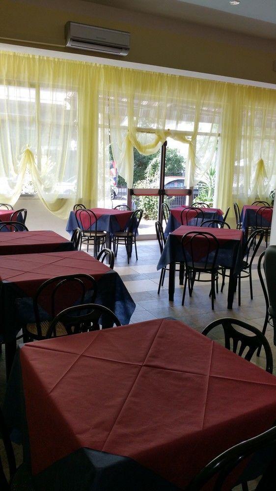 Hotel Villa Lorena Rimini Exterior foto