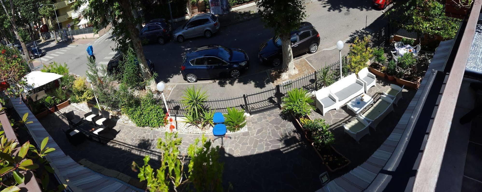 Hotel Villa Lorena Rimini Exterior foto